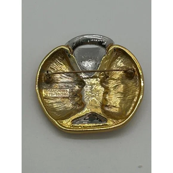 Salvador Dali Tristan & Isolde Love Potion Repro Brooch  Signed Vintage 2001 - Picture 7 of 11